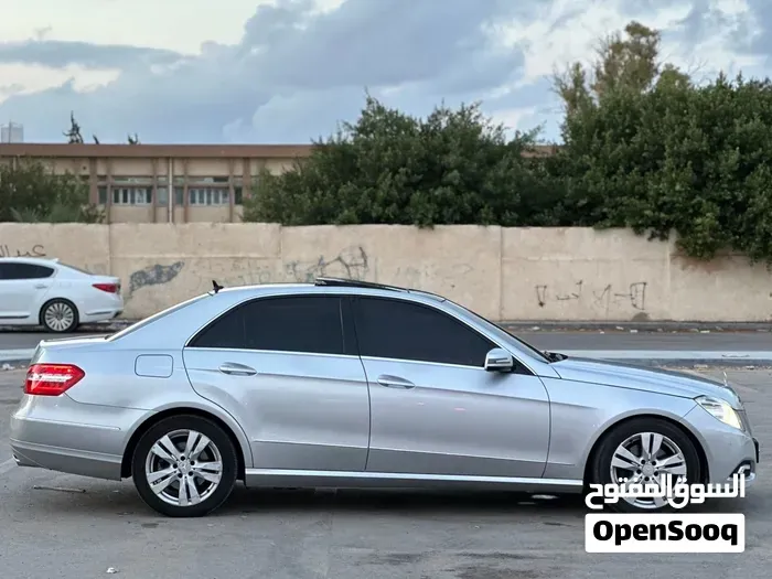 Mercedes-Benz E-Class 2011 photo 4