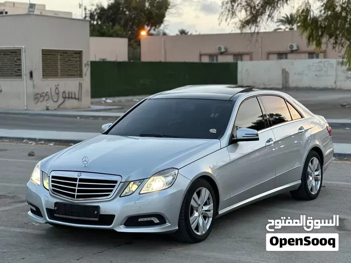 Mercedes-Benz E-Class 2011 photo 2