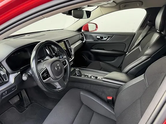 Volvo V60 Cross Country 2021 photo 2