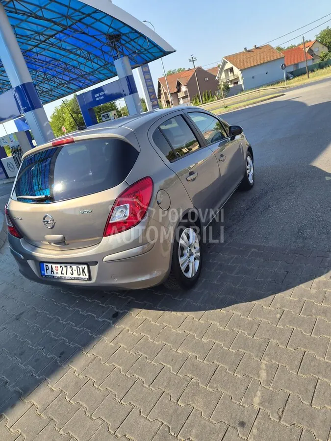 Opel Corsa 2011 photo 2