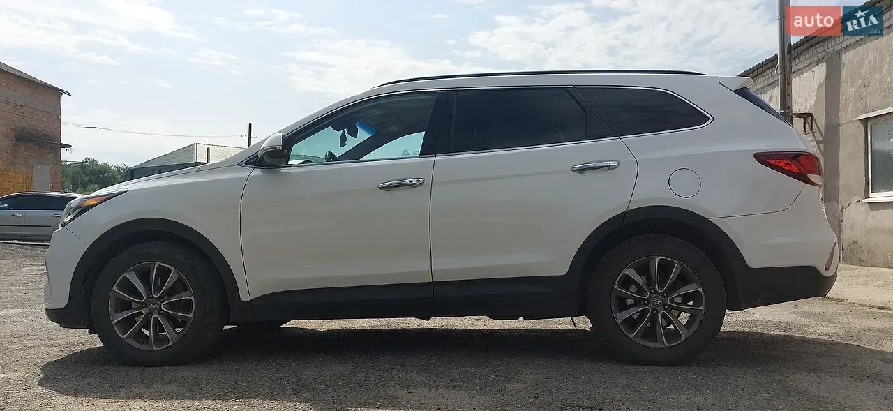 Hyundai Santa Fe 2017 photo 2