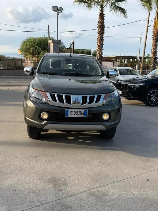 Mitsubishi L200 2018 photo 2