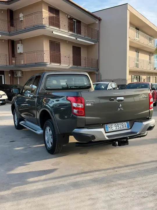 Mitsubishi L200 2018 photo 5