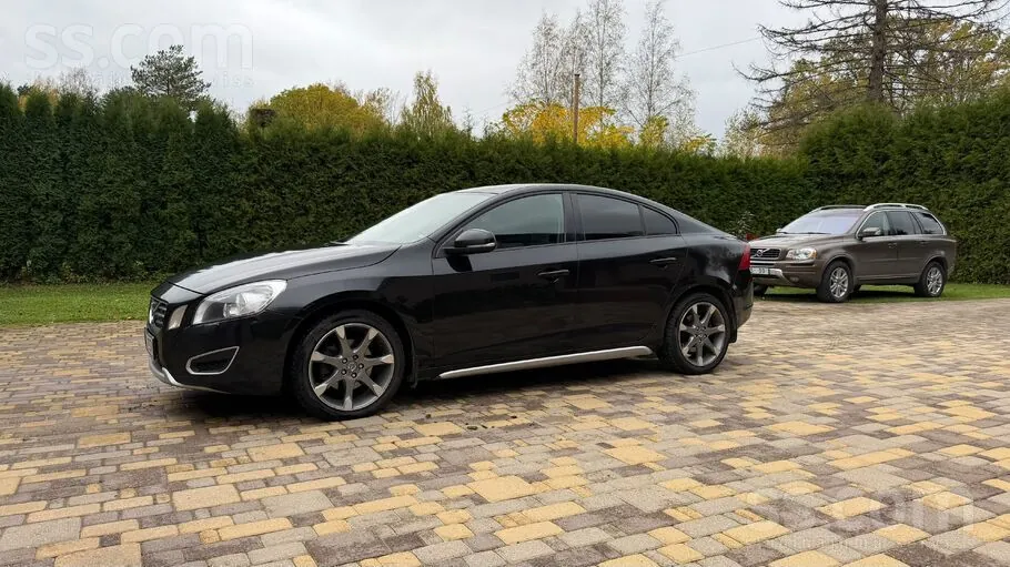 Volvo S60 2010 photo 2