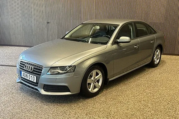 Audi A4 2010 photo 2