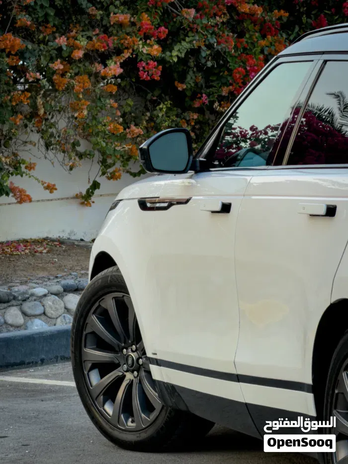 Land Rover Range Rover Velar 2019 photo 2