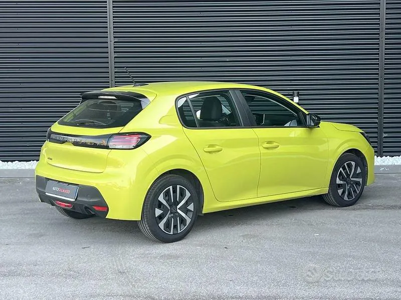 Peugeot 208 2024 photo 3