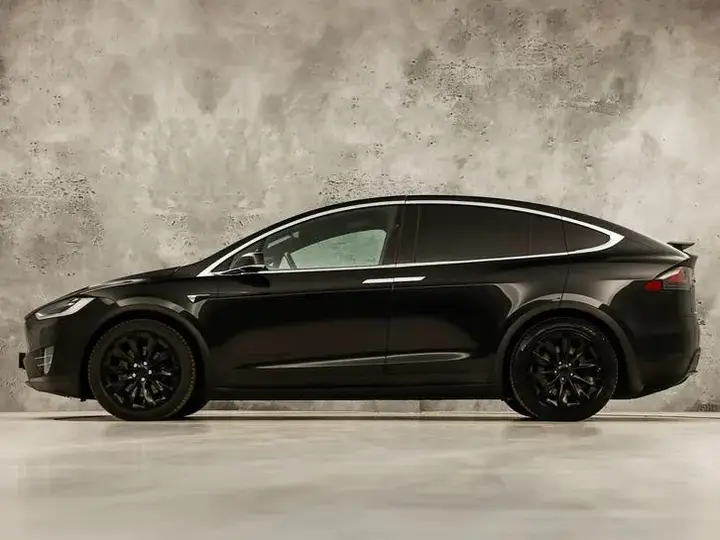 Tesla Model X 2017 photo 2