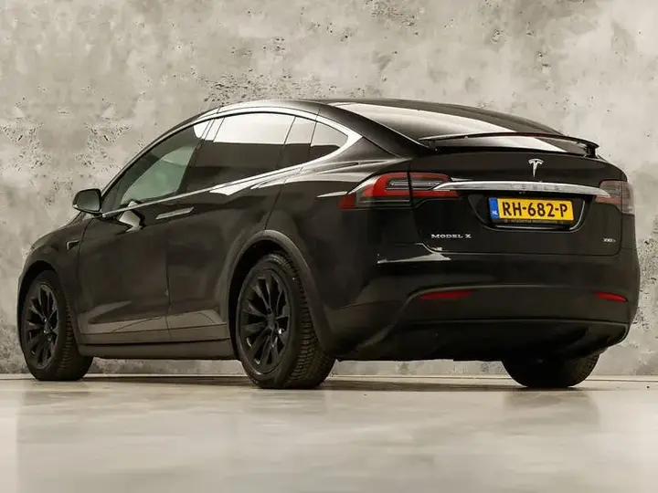 Tesla Model X 2017 photo 3