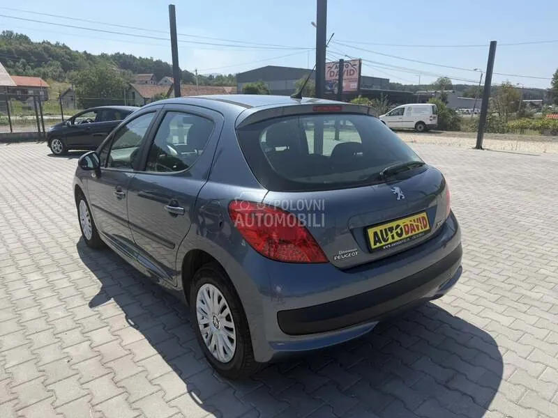 Peugeot 207 2007 photo 4