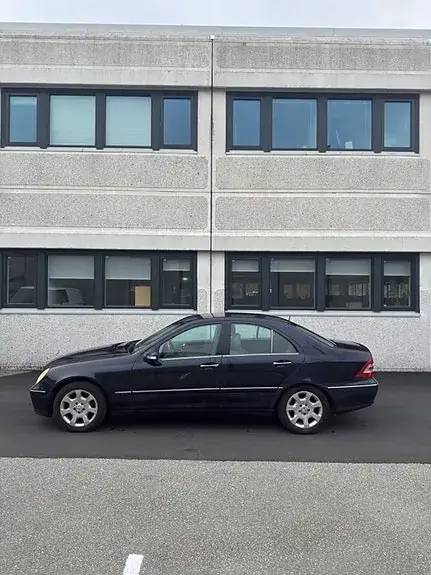 Mercedes-Benz C180 2004 photo 2