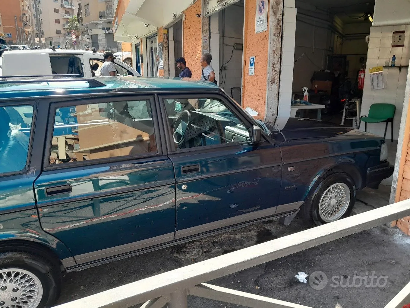 Volvo 240 1990 photo 4