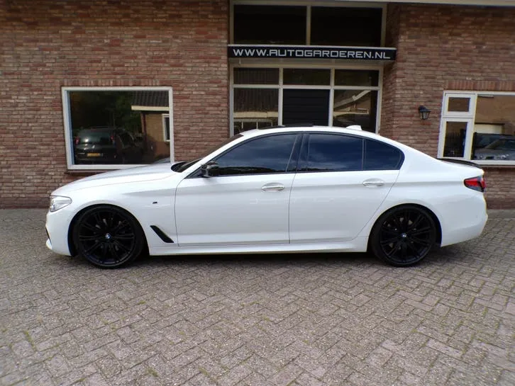 BMW 5-Serie 2016 photo 2