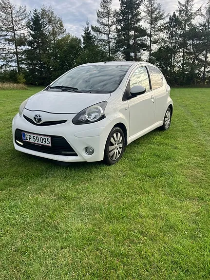 Toyota Aygo 2012 photo 2