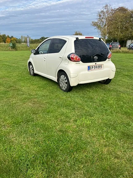 Toyota Aygo 2012 photo 3