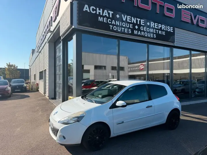 Renault Clio 2009 photo 2