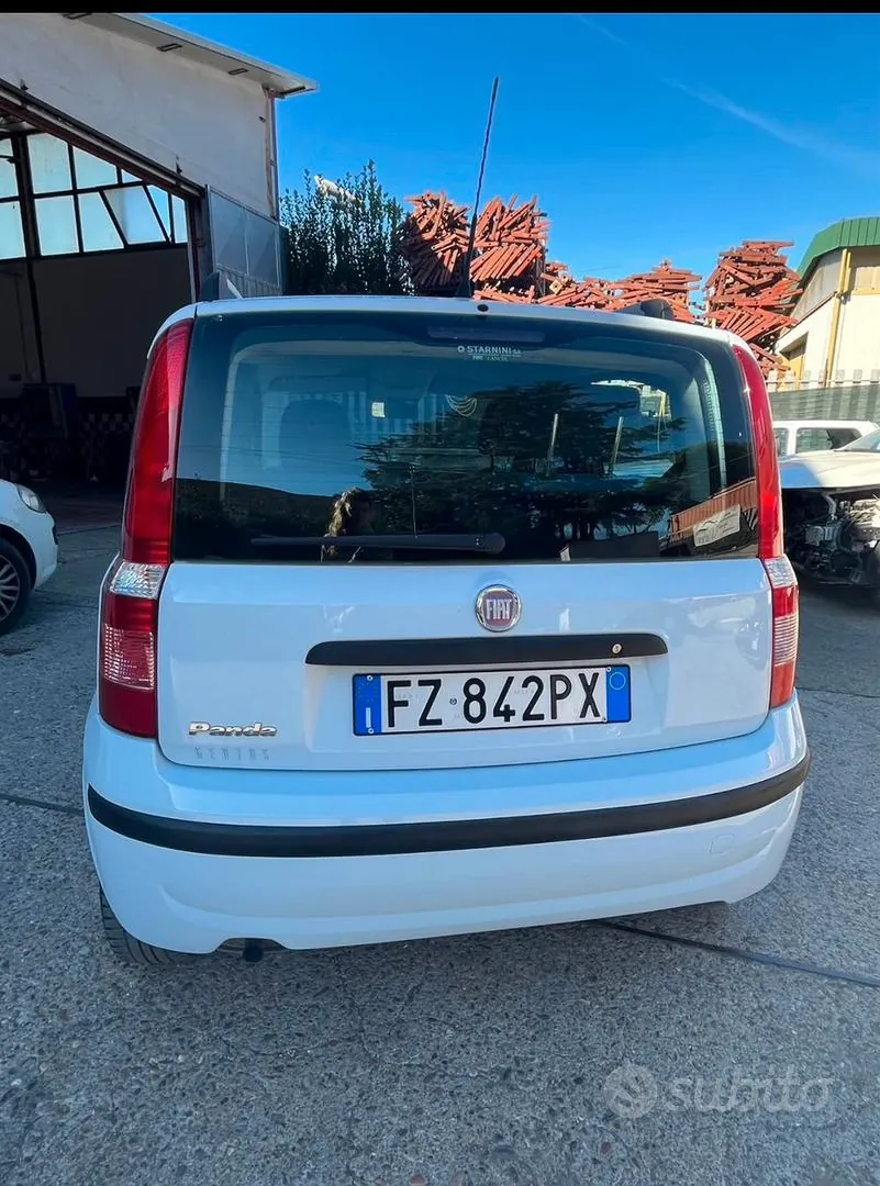 Fiat Panda 2010 photo 2