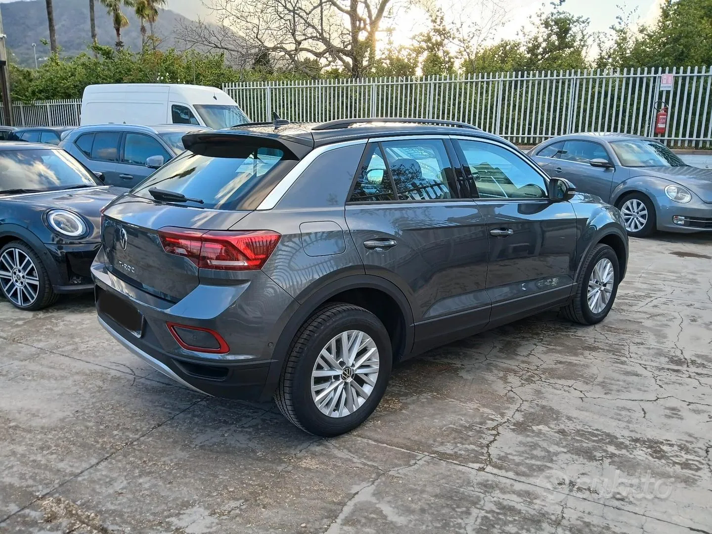 Volkswagen T-Roc 2023 photo 4