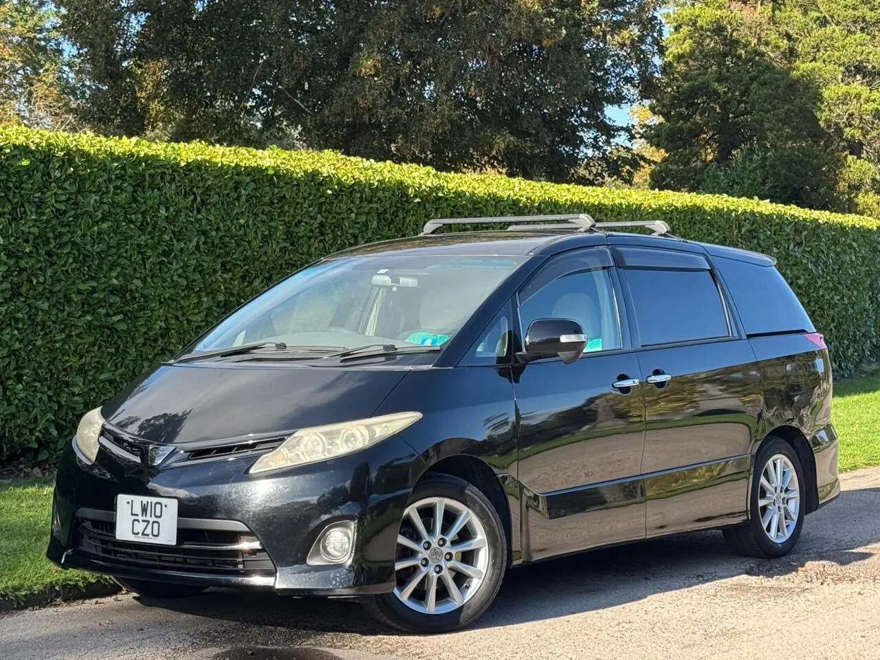 Toyota Estima 2010 photo 2