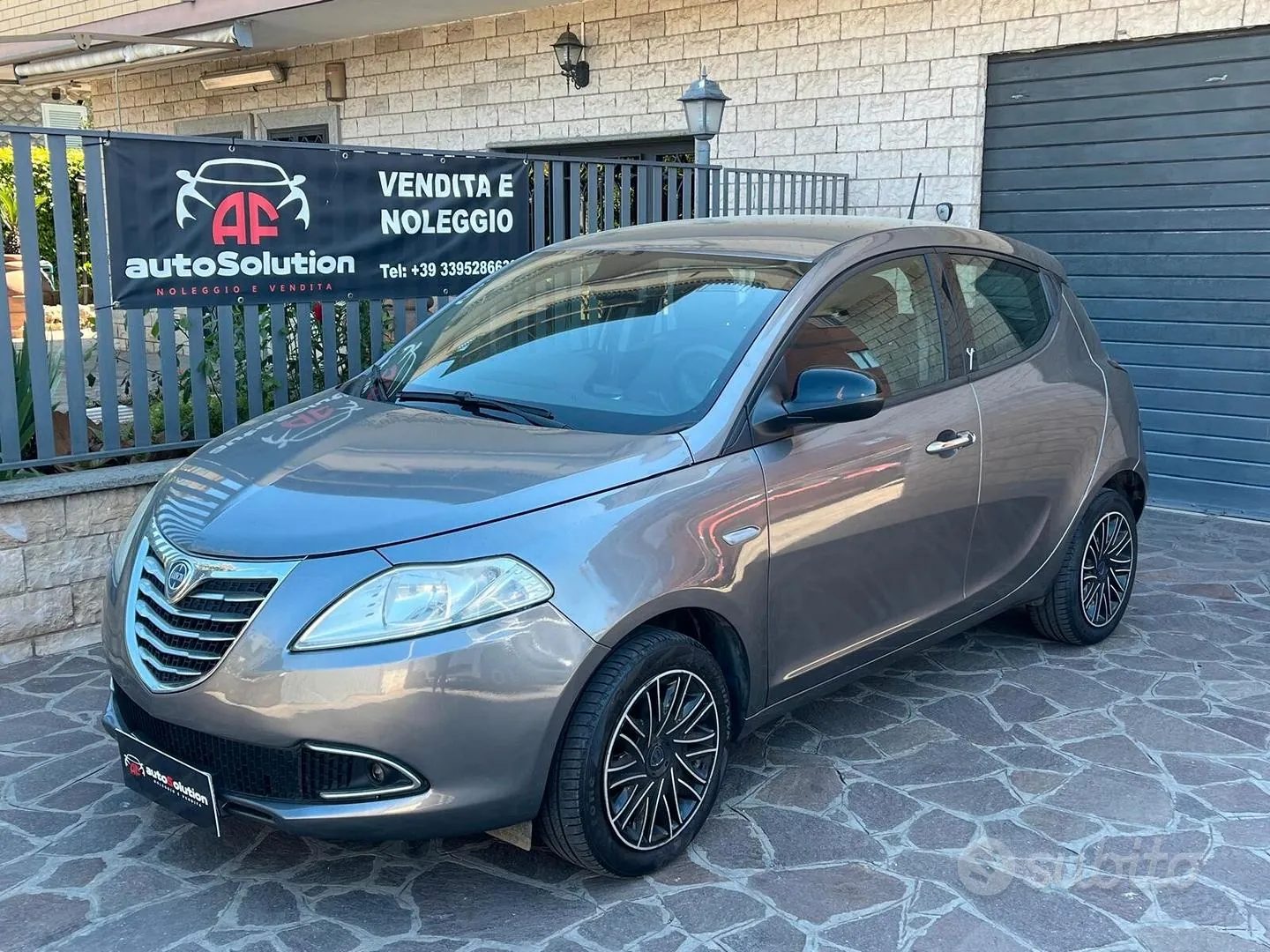 Lancia Ypsilon 2014 photo 2