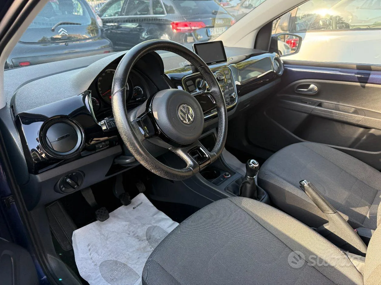 Volkswagen Up 2016 photo 5