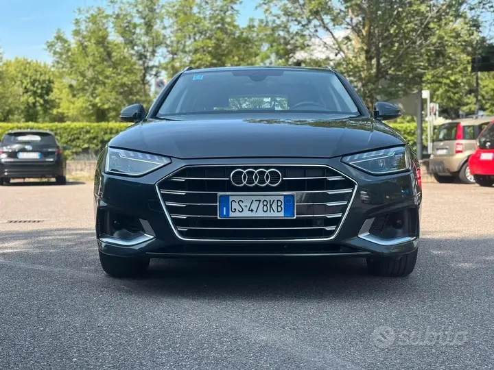 Audi A4 2024 photo 2