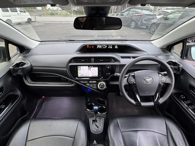Toyota Aqua 2016 photo 2