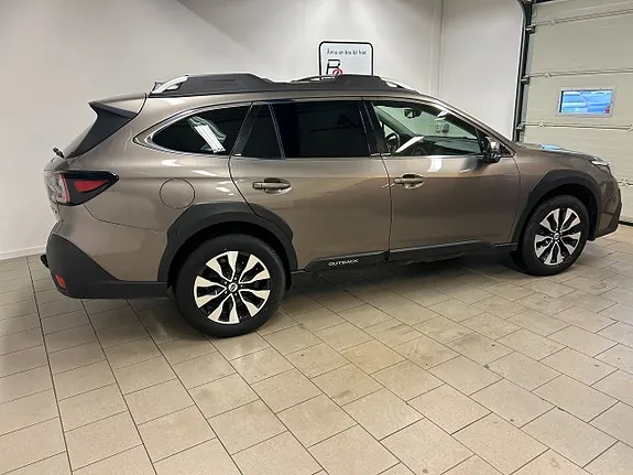 Subaru Outback 2023 photo 2