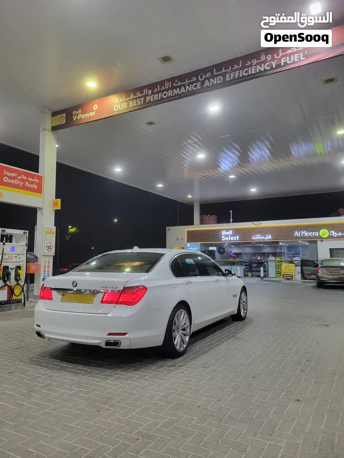 BMW 740I 2010 photo 2