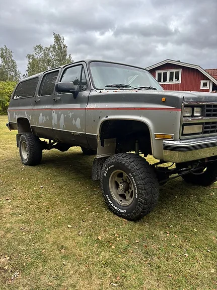 Chevrolet Suburban 1985 photo 3