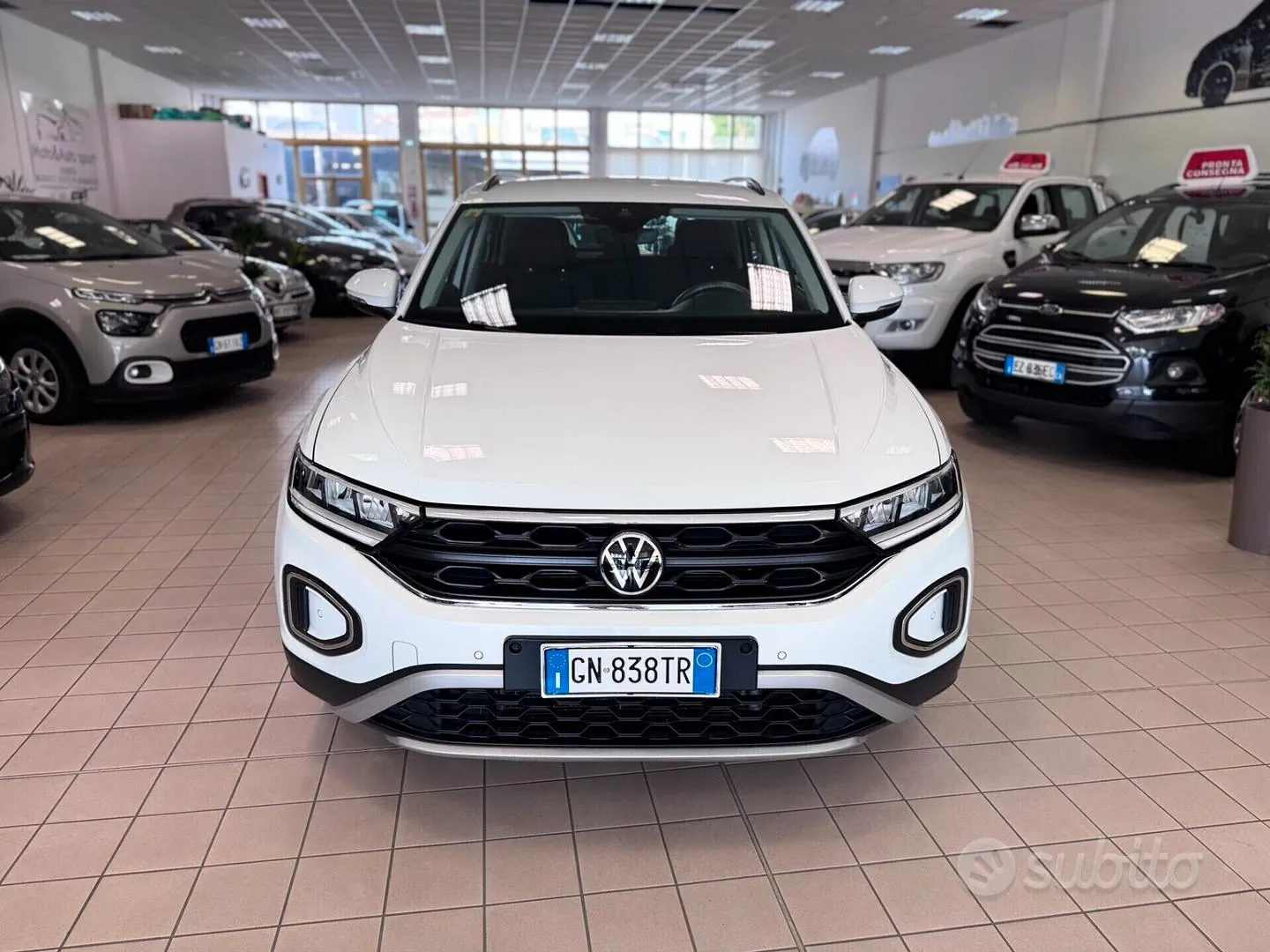 Volkswagen T-Roc 2023 photo 2