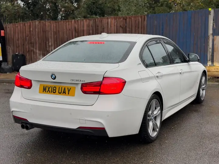 BMW 3 Series 2018 photo 5