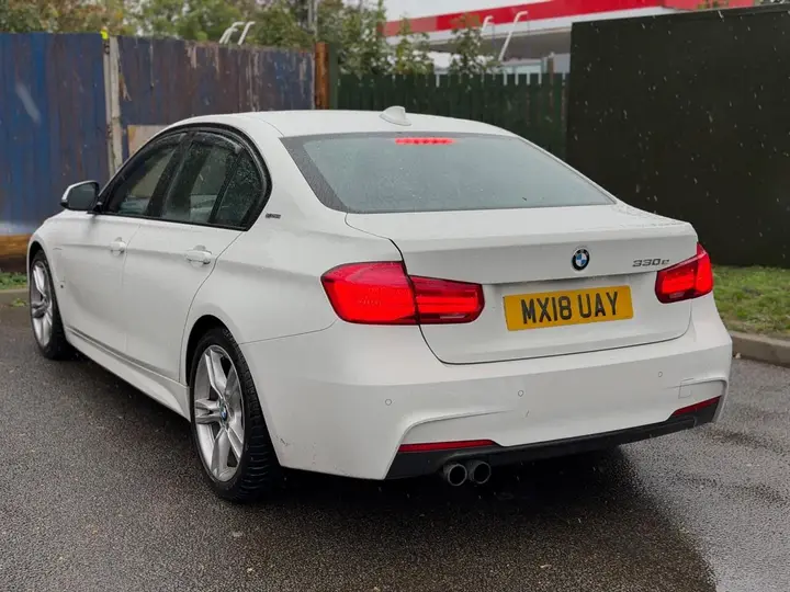 BMW 3 Series 2018 photo 2