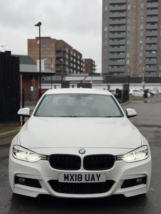 BMW 3 Series 2018 photo 3