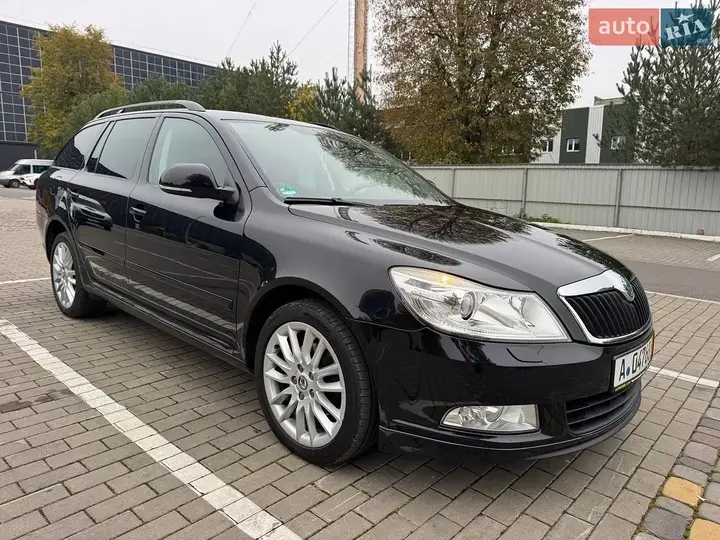 Skoda Octavia 2011 photo 2