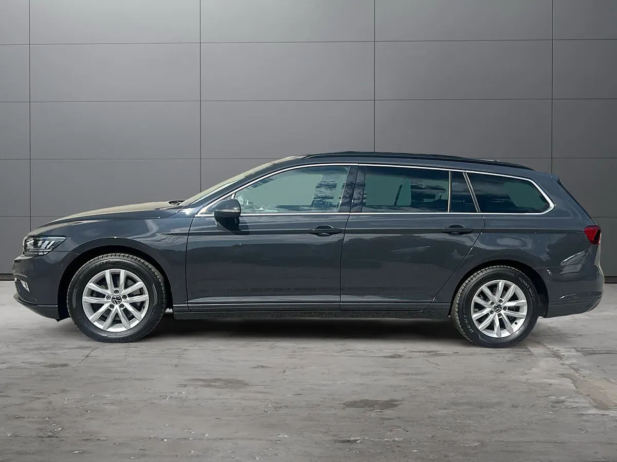 Volkswagen Passat 2021 photo 2