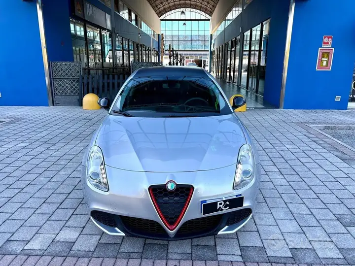 Alfa Romeo Giulietta 2010 photo 2