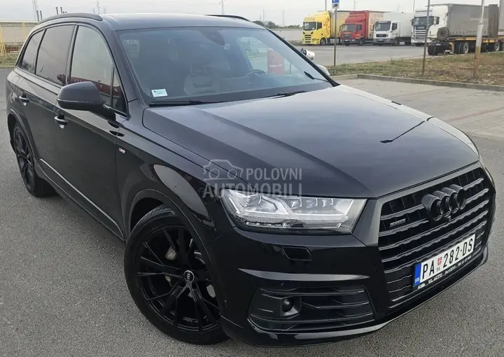 Audi Q7 2015 photo 2