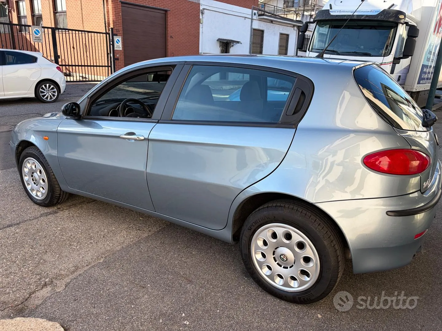 Alfa Romeo 147 2004 photo 4
