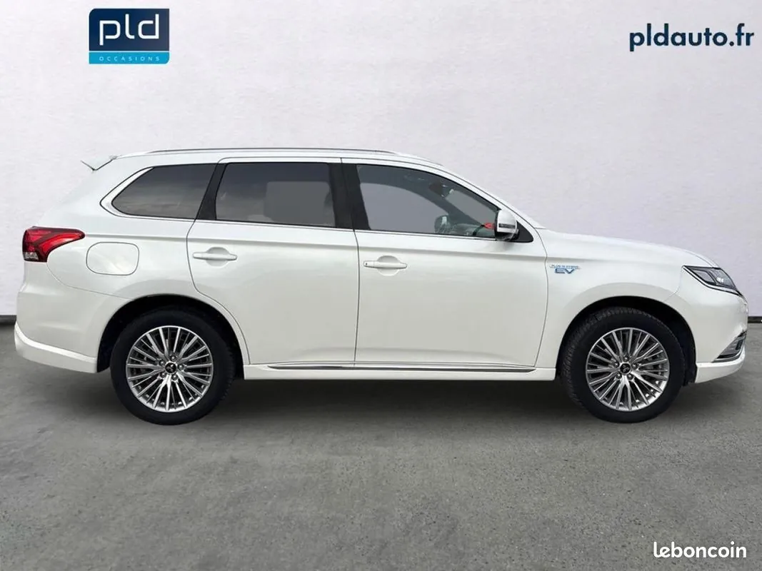 Mitsubishi Outlander 2020 photo 4