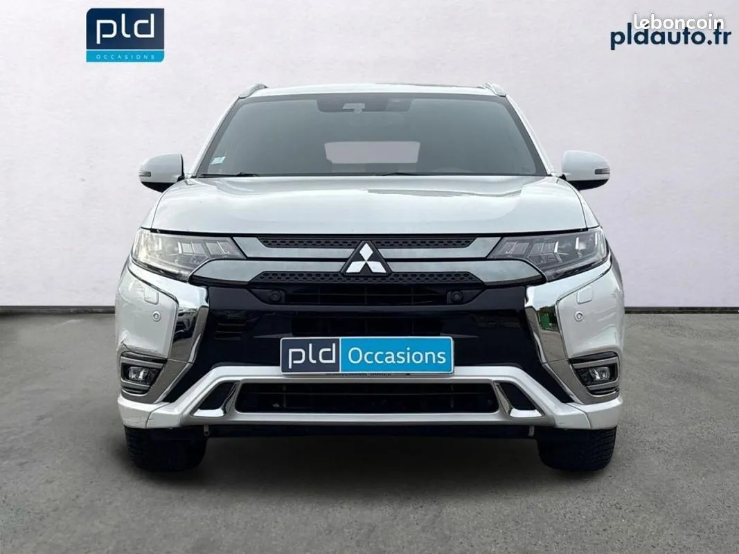 Mitsubishi Outlander 2020 photo 2