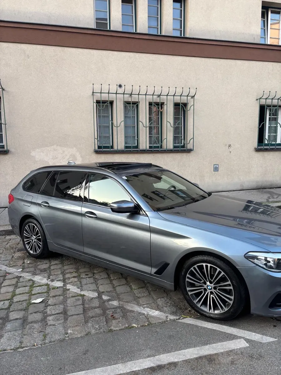 BMW 5 Series 2019 photo 2