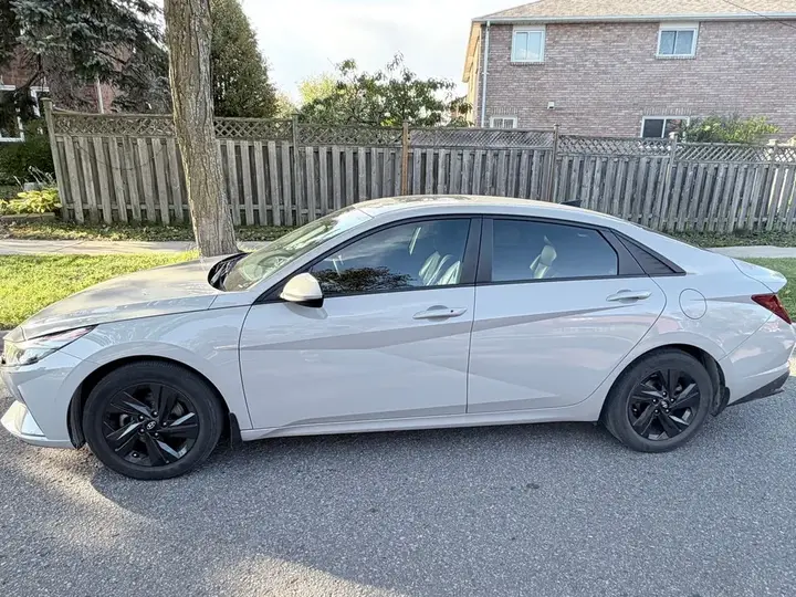Hyundai Elantra 2022 photo 3