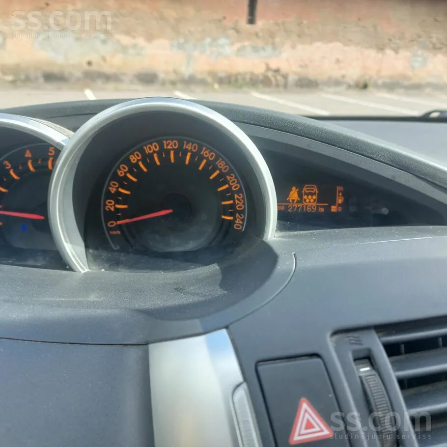 Toyota Verso 2011 photo 5
