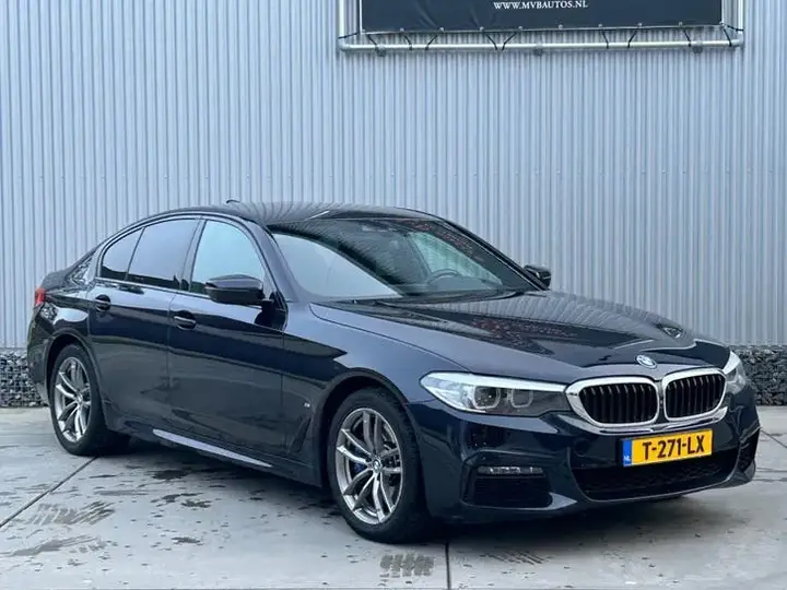 BMW 5 Series 2018 photo 2