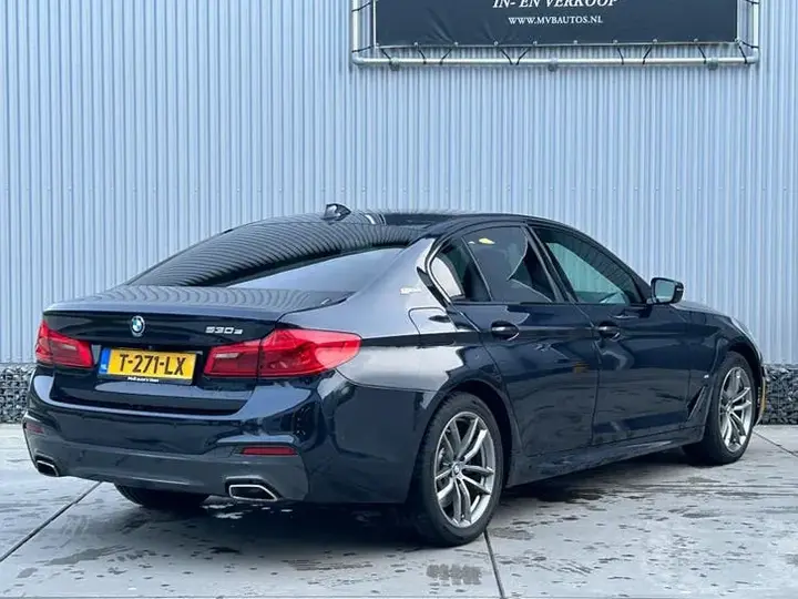 BMW 5 Series 2018 photo 3