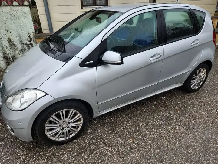 Mercedes-Benz A-Class 2010 photo 3