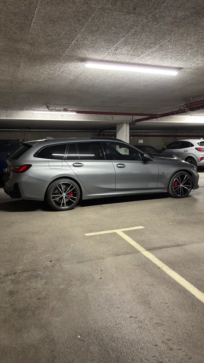 BMW 3 Series 2023 photo 3
