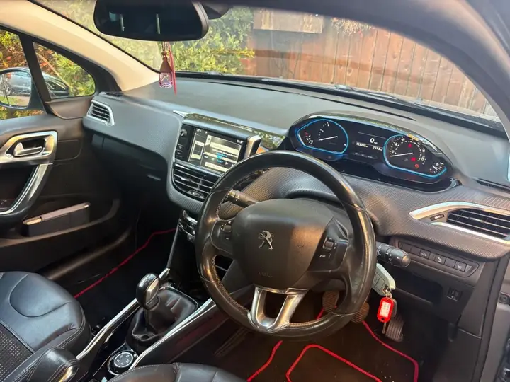 Peugeot 2008 2014 photo 5