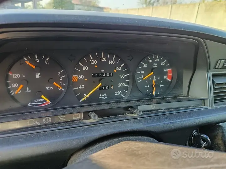 Mercedes-Benz 190 1988 photo 5
